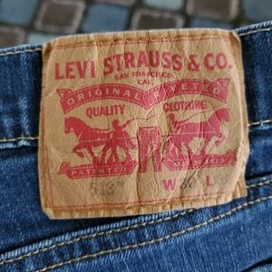 Levi Jean's 513 Straight